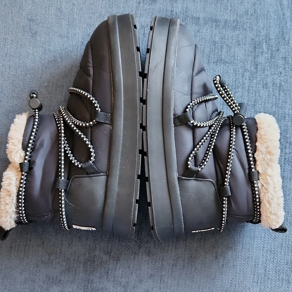 Zara Black Water Repellent Winter Kids Boots with Cream Sherpa Lining Size 35/3